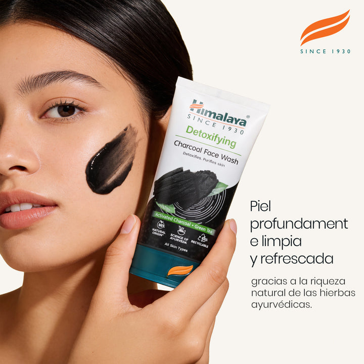 Lavado facial desintoxicante con carbón activado y té verde 150 ml